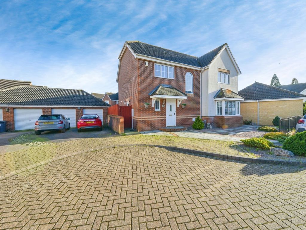 4 bed detached house for sale in Howberry Green, Arlesey SG15, £500,000