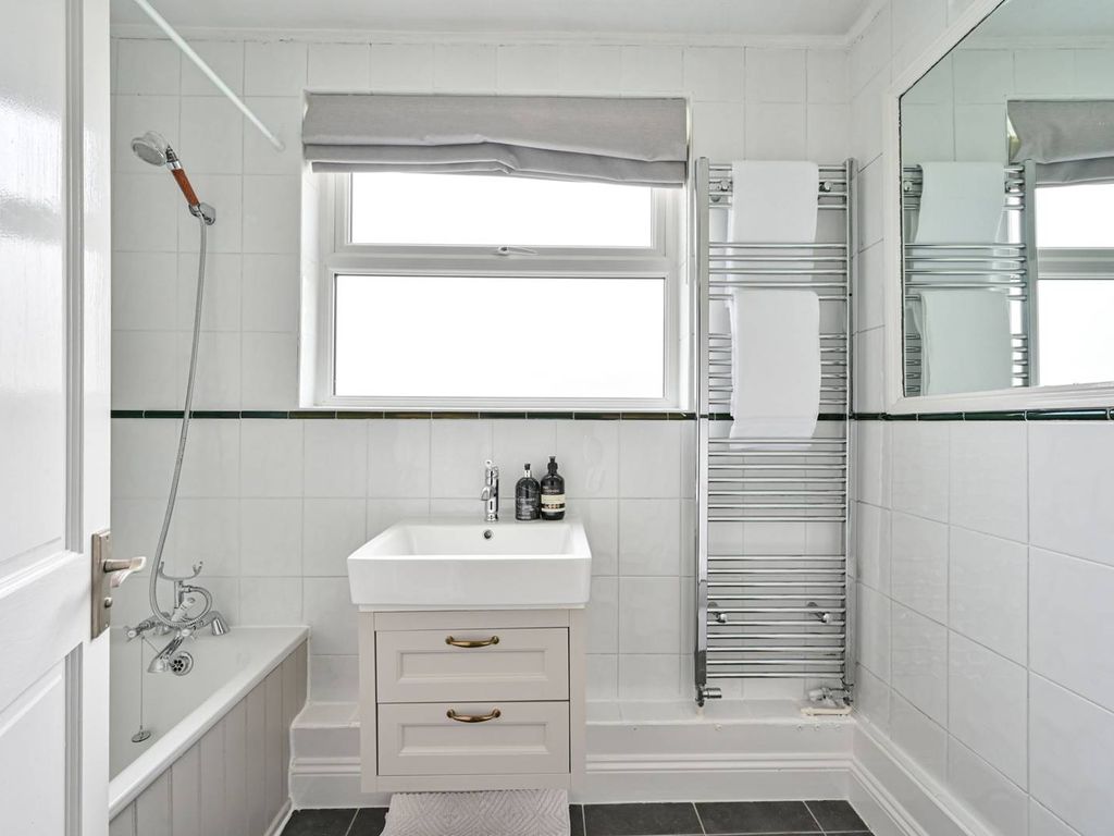 2 bed property for sale in Harbinger Road, Isle Of Dogs, London E14, £650,000