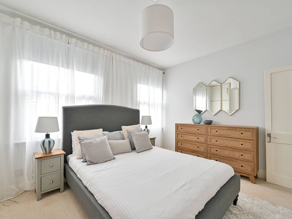 2 bed property for sale in Harbinger Road, Isle Of Dogs, London E14, £650,000