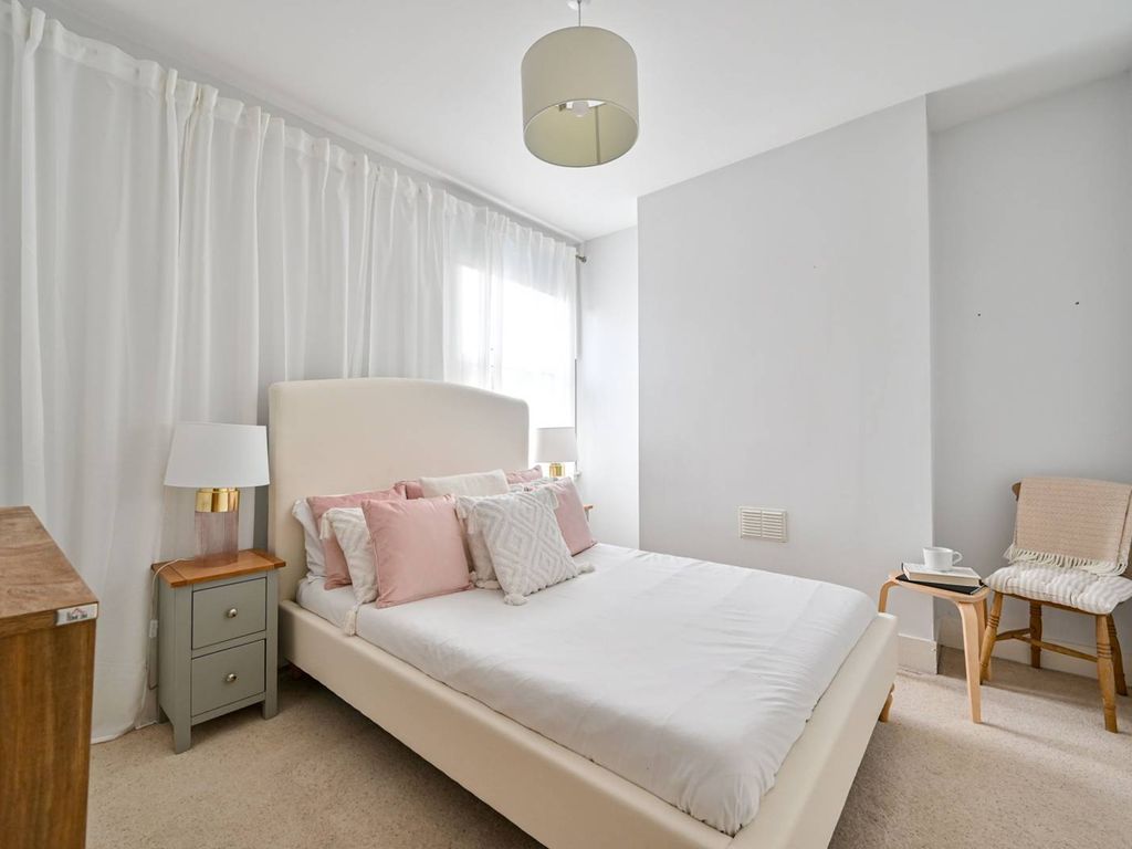 2 bed property for sale in Harbinger Road, Isle Of Dogs, London E14, £650,000