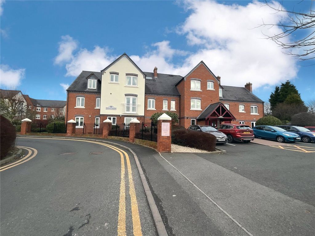 1 bed flat for sale in Rosy Cross, Tamworth, Staffordshire B79, £145,000