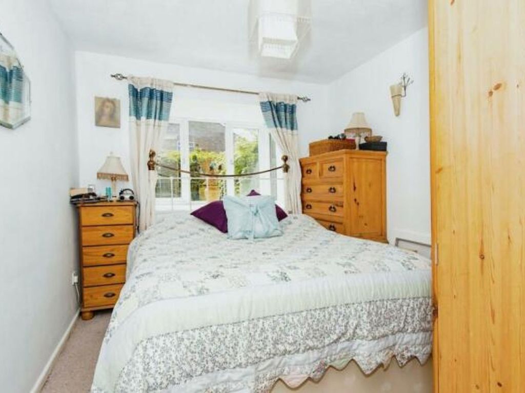 2 bed flat for sale in Bickley Court, Shaftesbury SP7, £133,000