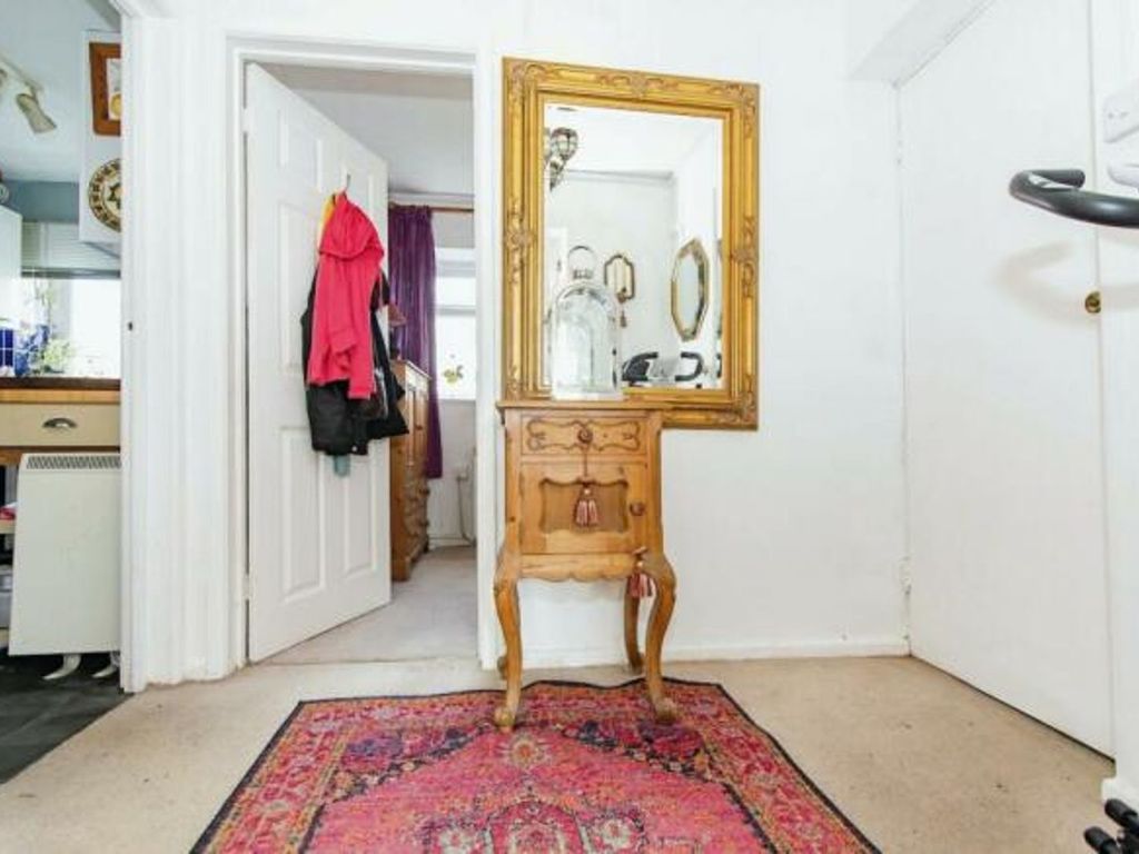2 bed flat for sale in Bickley Court, Shaftesbury SP7, £133,000