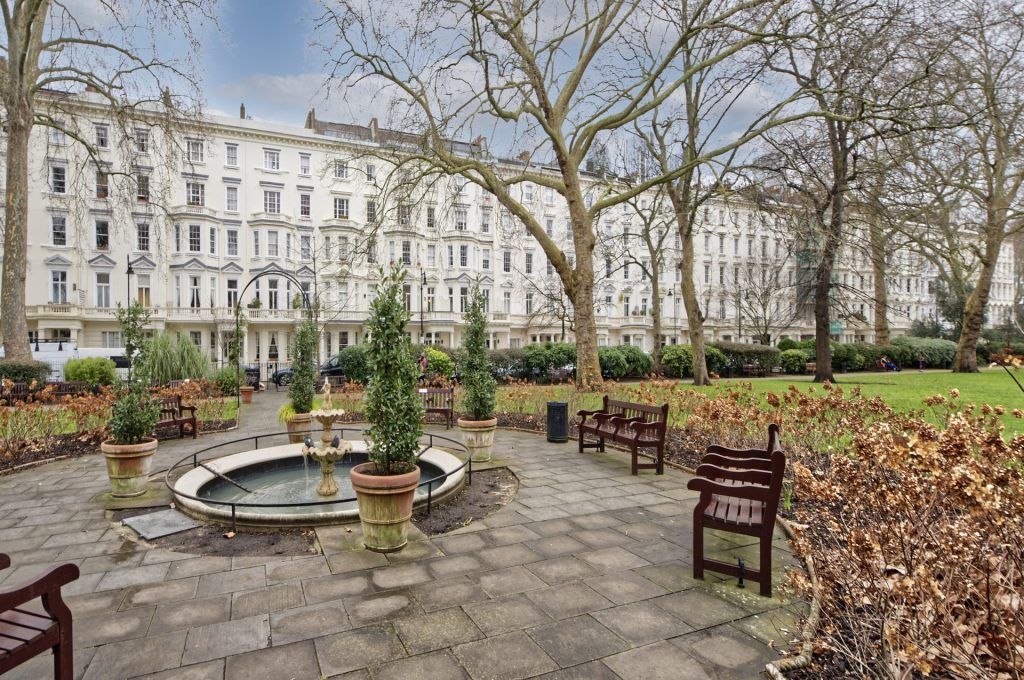 2 bed flat to rent in St. Georges Square, London SW1V, £5,633 pcm
