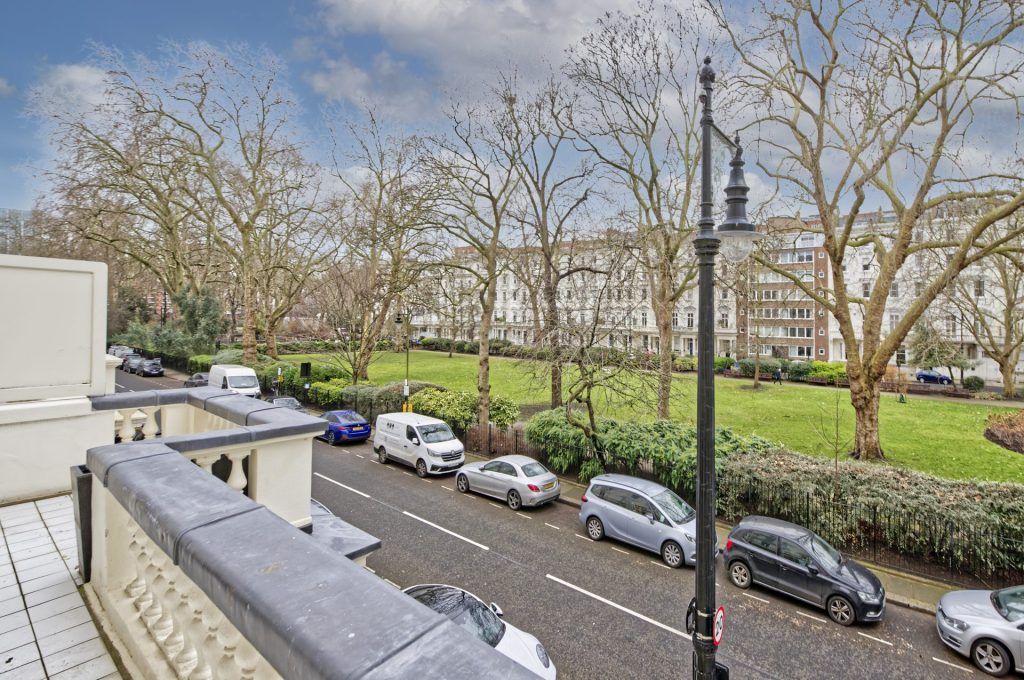 2 bed flat to rent in St. Georges Square, London SW1V, £5,633 pcm