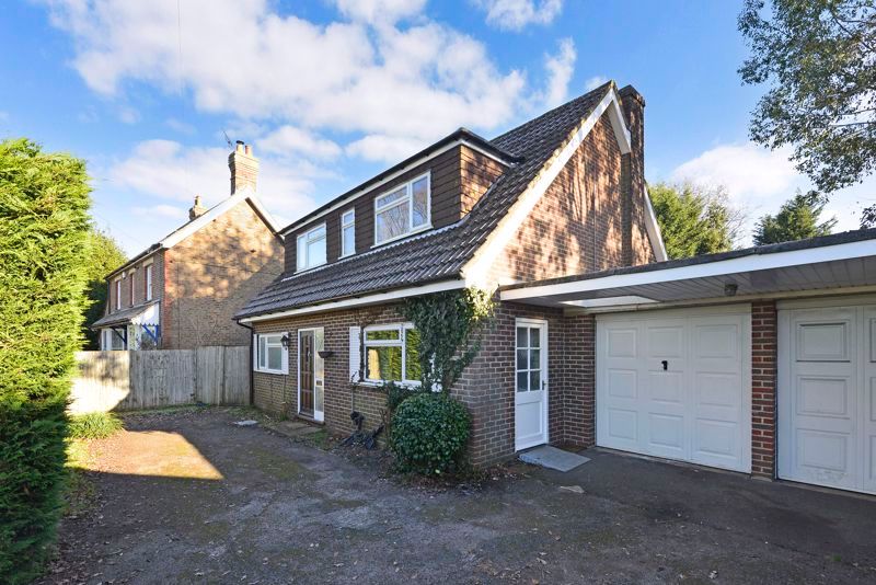 3 bed detached house for sale in Loxwood Road, Alfold, Cranleigh GU6, £575,000