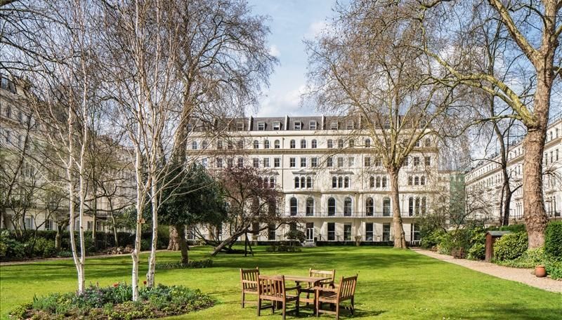2 bed flat to rent in Kensington Gardens Square, London W2, £5,620 pcm