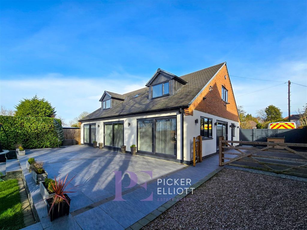 4 bed detached house for sale in Ashby Road, Hinckley LE10, £675,000