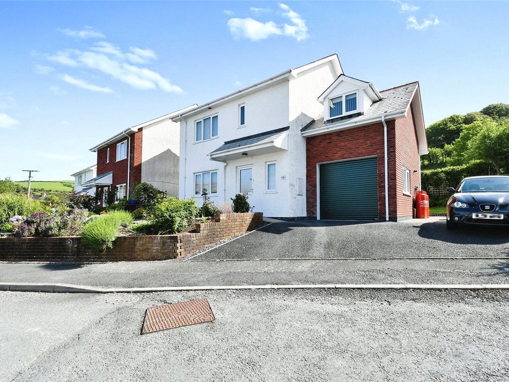4 bed detached house for sale in Heol Isfoel, Llanrhystud SY23, £295,000