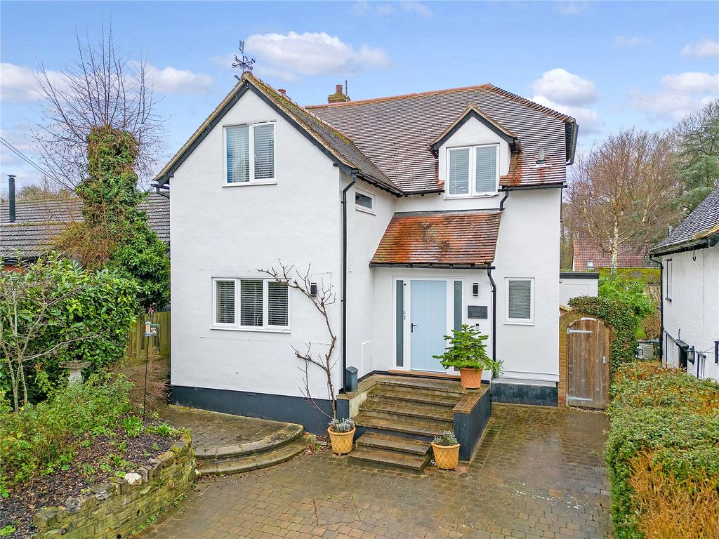 4 bed detached house for sale in Bridge Street, Great Bardfield, Essex CM7, £650,000