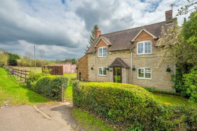 2 bed cottage for sale in Evesham Road, Binton, Stratford-Upon-Avon CV37, £375,000