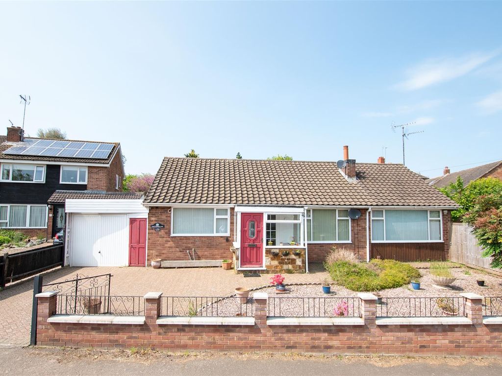 2 bed detached bungalow for sale in Henshaw Road, Wellingborough NN8, £279,995