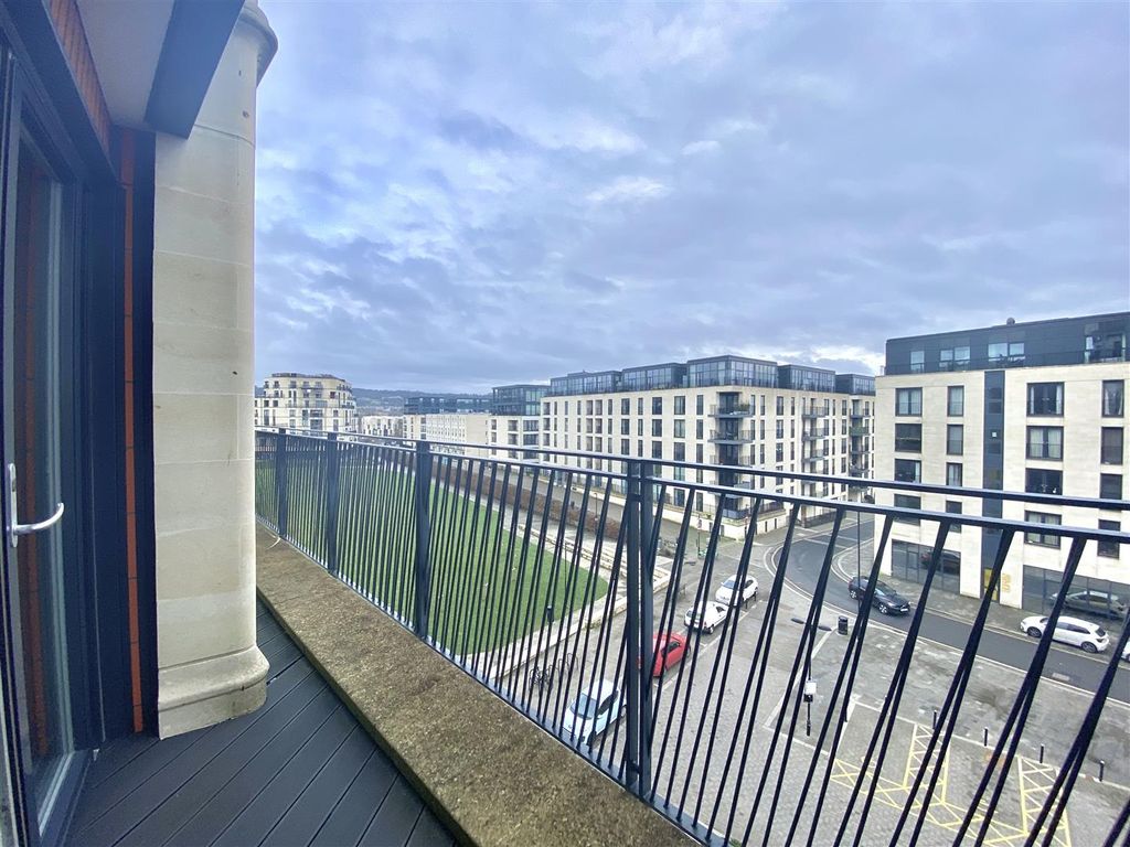 1 bed flat to rent in Midland Road, Bath BA2, £1,600 pcm