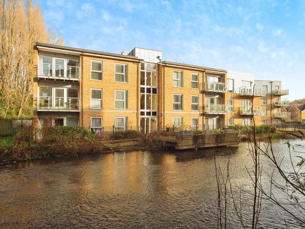 2 bed flat for sale in Croxley Road, Nash Mills Wharf, Hemel Hempstead HP3, £310,000