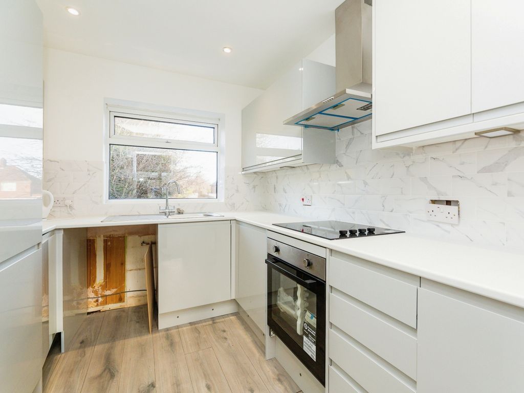 2 bed flat for sale in Lime Grove, Chapeltown, Sheffield, South Yorkshire S35, £140,000