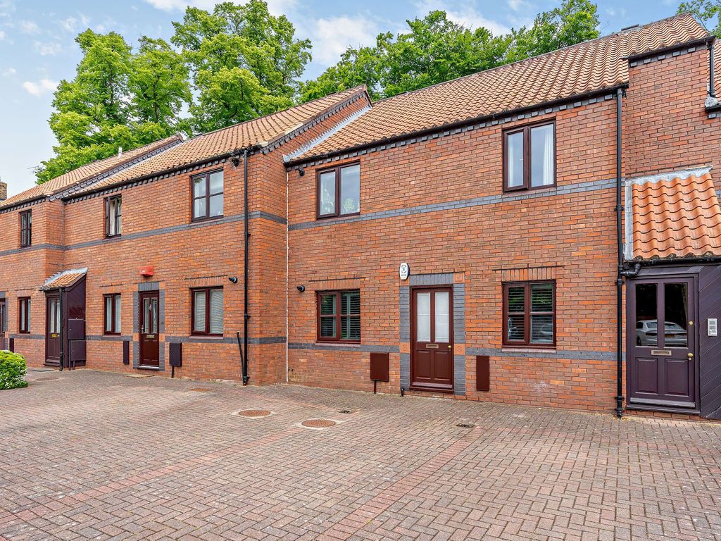 2 bed flat for sale in Beechtree Court, Yarm TS15, £190,000