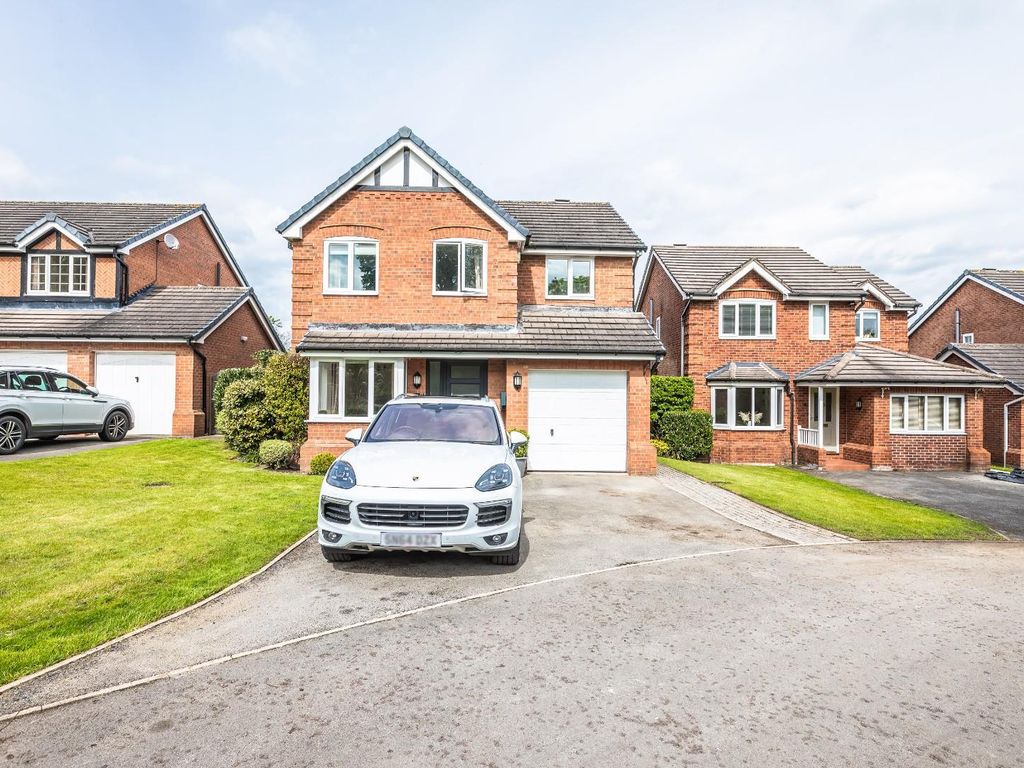 4 bed detached house for sale in Stretton Close, Ackton, Pontefract WF7, £475,000