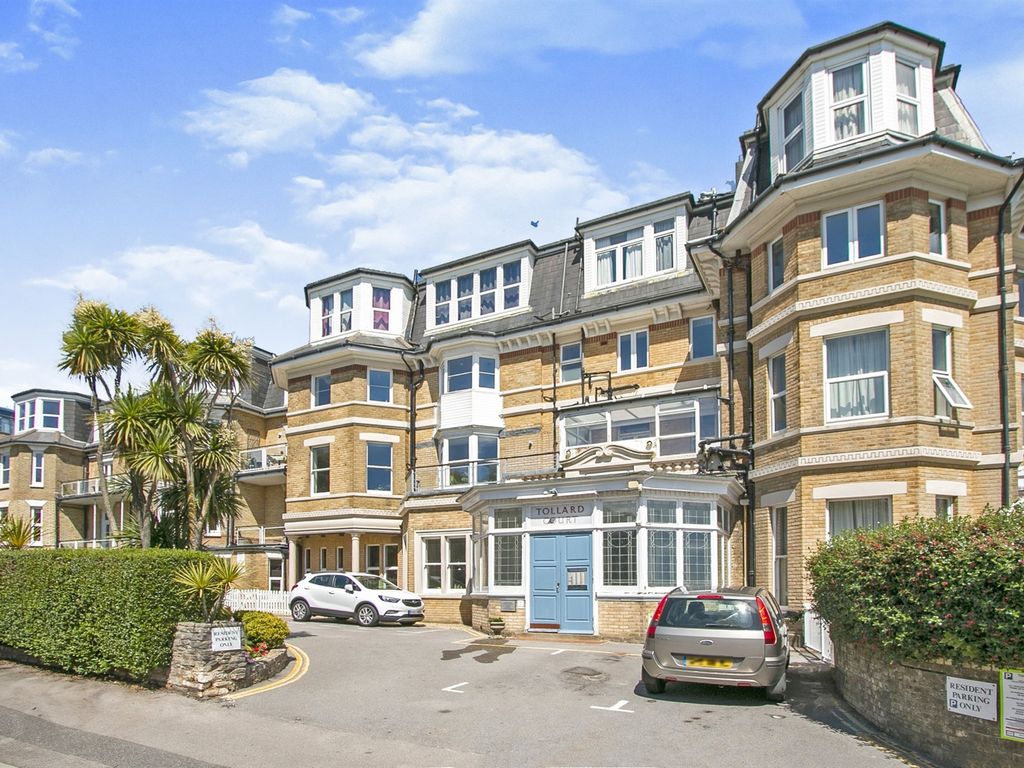 1 bed flat for sale in West Hill Road, Westbourne, Bournemouth BH2, £180,000