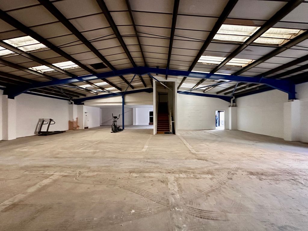 Warehouse to let in Upper Gough Street, Birmingham B1, £90,000 pa