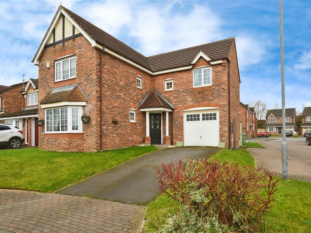 4 bed detached house for sale in River Bank Close, Keadby, Scunthorpe DN17, £215,000