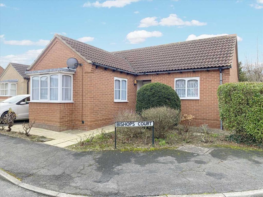2 bed bungalow for sale in Bishops Court, Sleaford NG34, £170,000