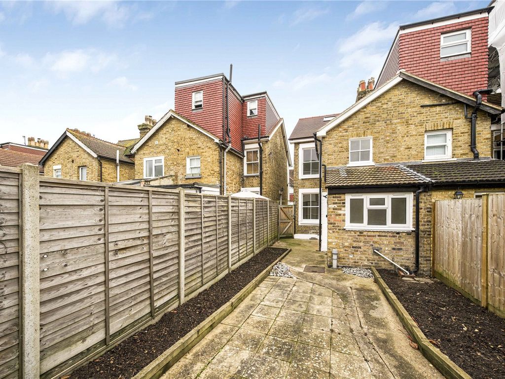 3 bed end terrace house for sale in Idmiston Square, Old Malden KT4, £525,000
