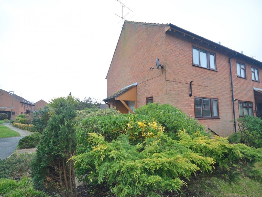2 bed terraced house to rent in 100 Dinsdale Gardens, Rustington, Littlehampton, West Sussex BN16, £1,200 pcm
