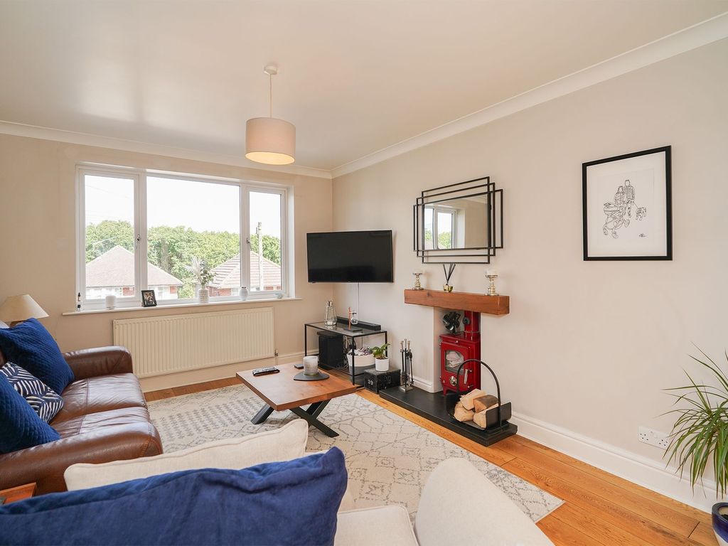 3 bed link-detached house for sale in Westwick Crescent, Sheffield S8, £375,000