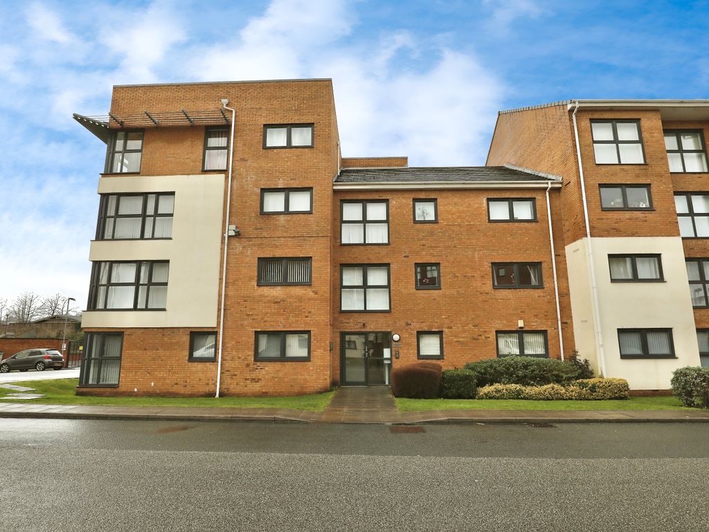 2 bed flat for sale in Lowbridge Court, Liverpool L19, £117,000