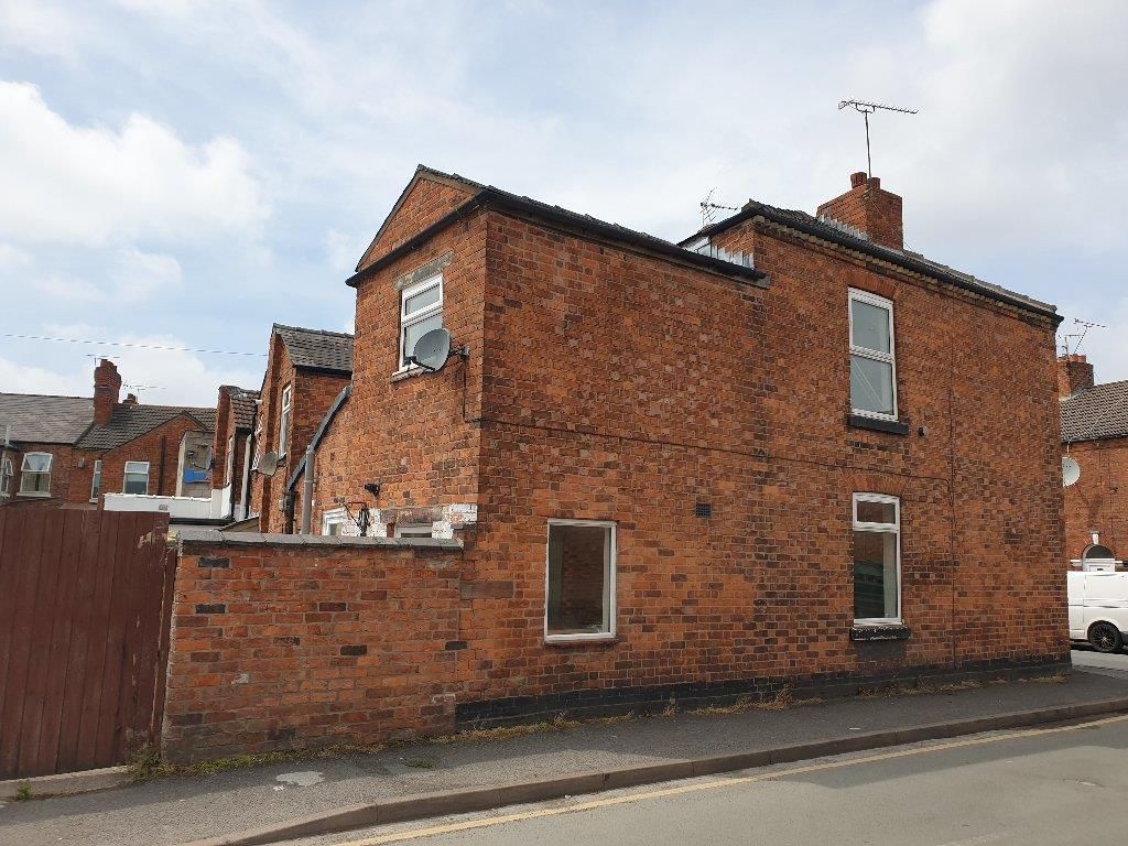 3 bed end terrace house to rent in Hope Street, Crewe, Cheshire CW2, £695 pcm