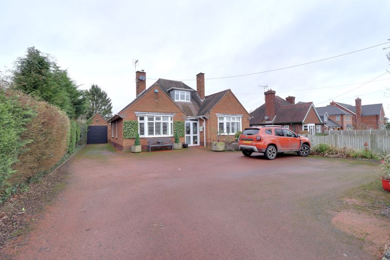 4 bed detached bungalow for sale in Long Lane, Derrington, Stafford ST18, £495,000