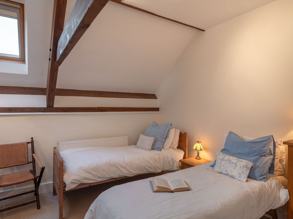 3 bed barn conversion for sale in Slapton, Kingsbridge TQ7, £475,000