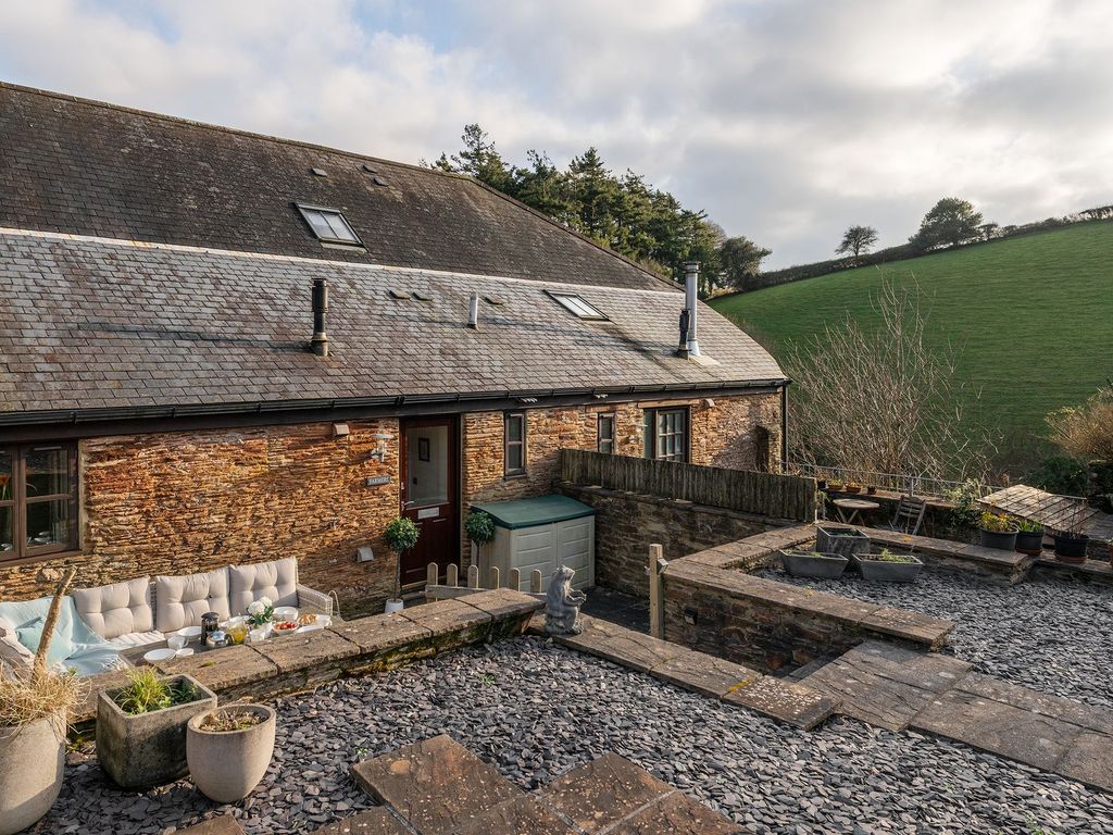 3 bed barn conversion for sale in Slapton, Kingsbridge TQ7, £475,000