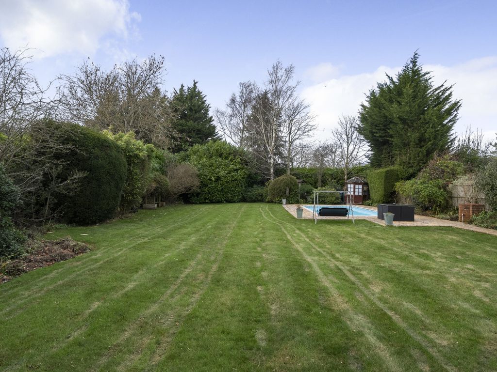 4 bed detached house for sale in Chelsfield Hill, Chelsfield Park, Kent BR6, £1,850,000