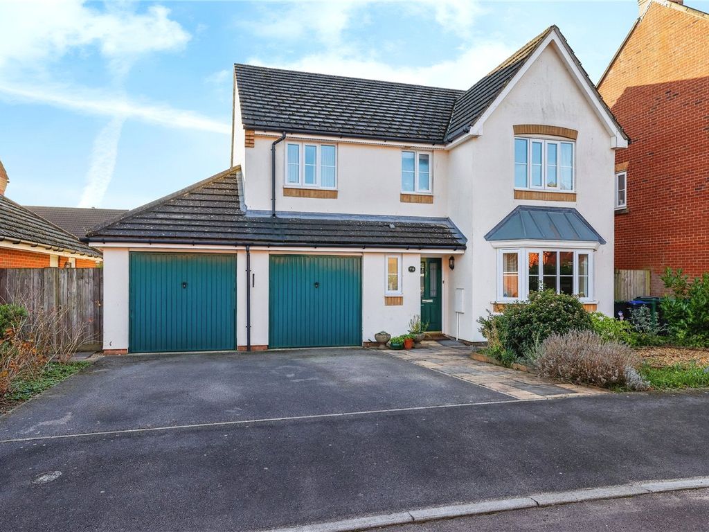 4 bed detached house for sale in Fruitfields Close, Devizes, Wiltshire SN10, £550,000