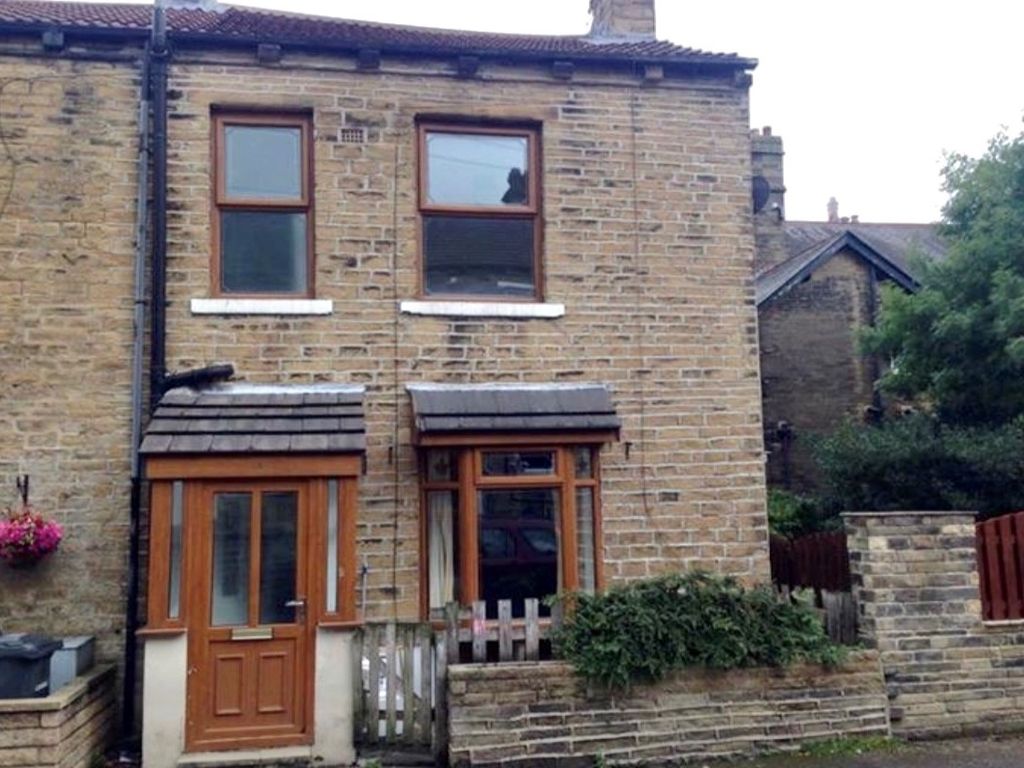 2 bed end terrace house for sale in Pastureside Terrace East, Clayton, Bradford BD14, £95,000