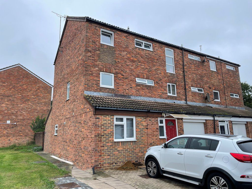 1 bed flat to rent in Meadow Way, Leighton Buzzard LU7, £950 pcm