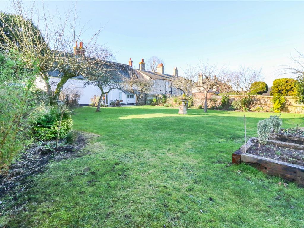 3 bed cottage for sale in High Street, Cheveley, Newmarket CB8, £550,000