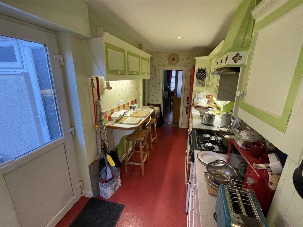 4 bed terraced house for sale in Canon Street, Taunton TA1, £165,000