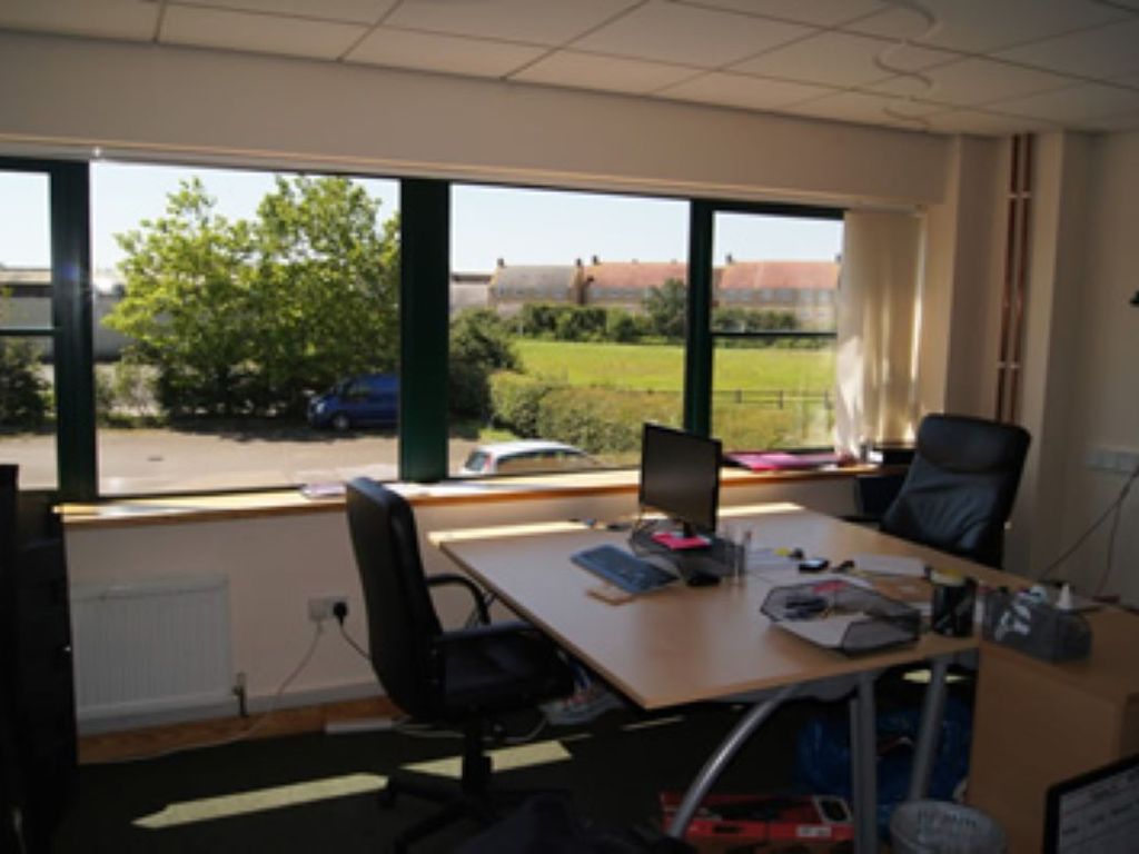 Office to let in Maundrell Road, Wiltshire SN11, £9,000 pa