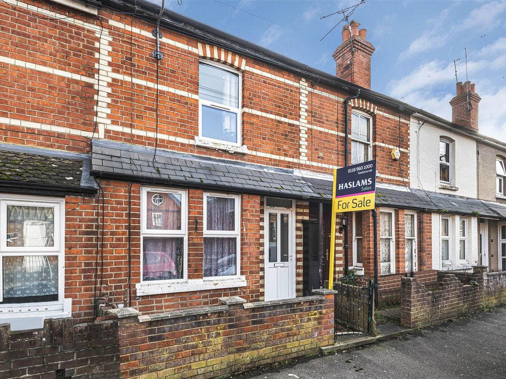 3 bed terraced house for sale in Cranbury Road, Reading RG30, £275,000
