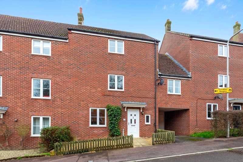 4 bed town house for sale in Honeymead Lane, Sturminster Newton DT10, £320,000