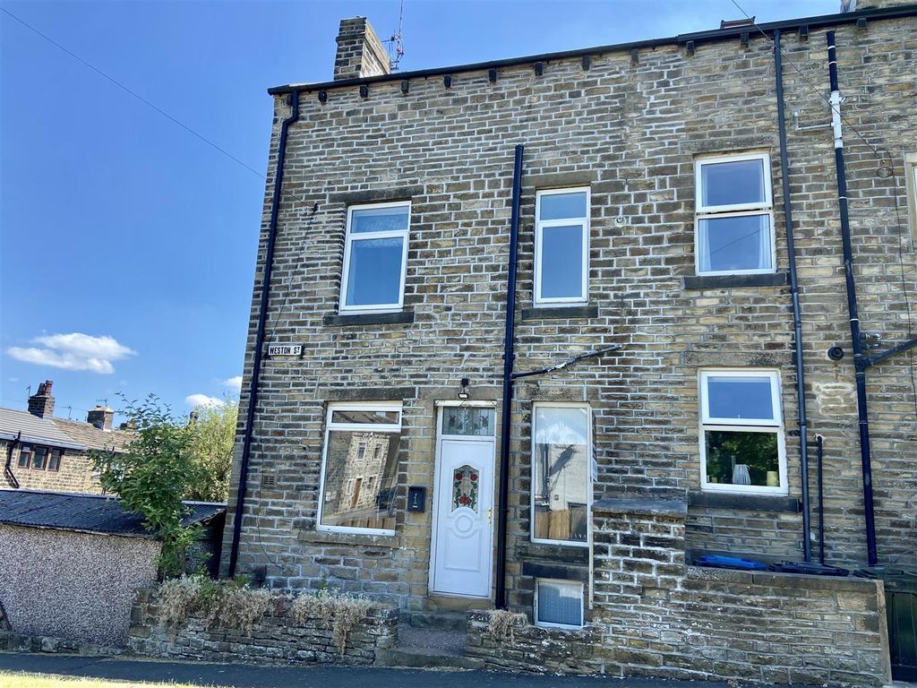 2 bed end terrace house to rent in Weston Street, Keighley BD22, £780 pcm
