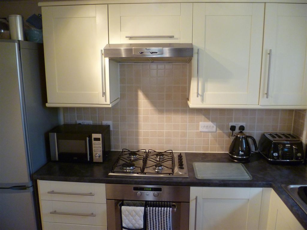 2 bed flat to rent in Marina View, Fazeley, Tamworth B78, £795 pcm