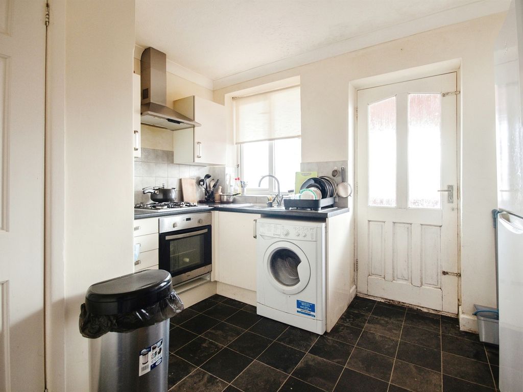 2 bed flat for sale in Wimborne Road, Winton, Bournemouth BH9, £185,000