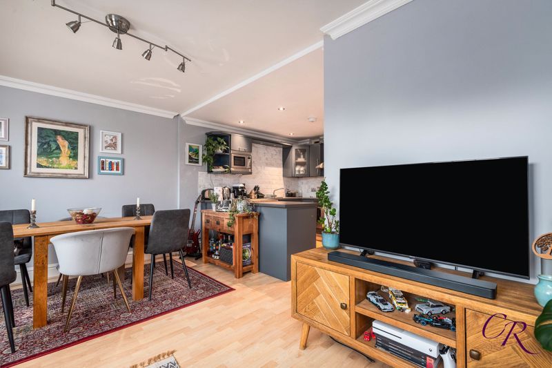 2 bed flat for sale in St. Georges Place, Cheltenham GL50, £210,000