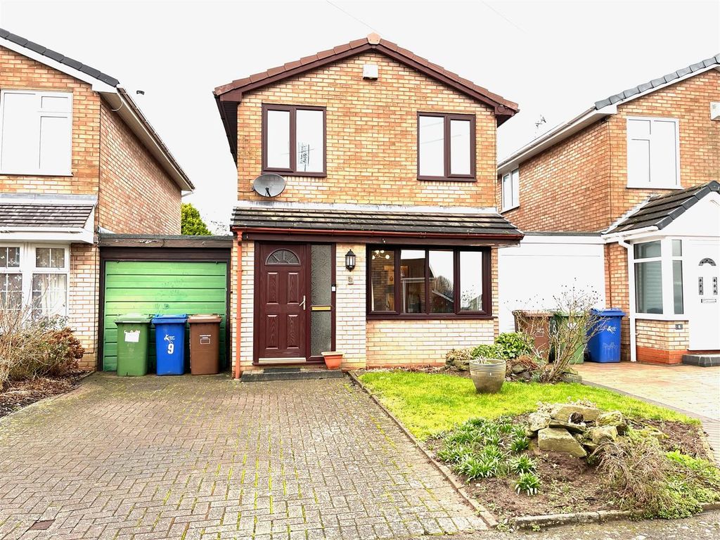 3 bed link-detached house for sale in Spruce Walk, Rugeley WS15, £240,000