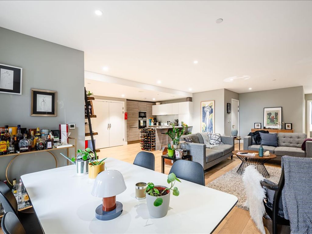 New home, 3 bed flat for sale in Kingsland High Street, Dalston E8, £1,020,000