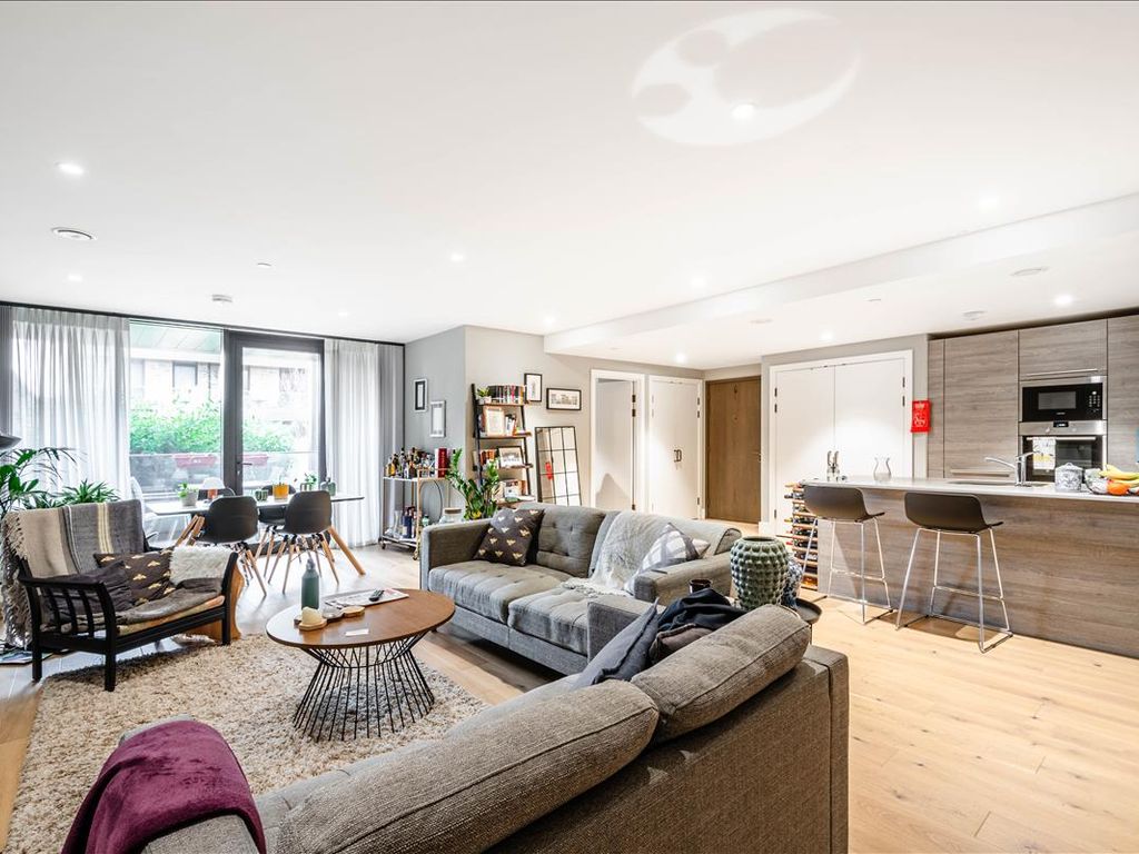 New home, 3 bed flat for sale in Kingsland High Street, Dalston E8, £1,020,000