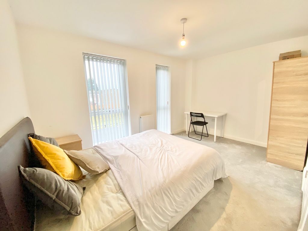Room to rent in Rowton Lane, Birmingham B5, £650 pcm